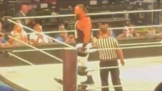 Braun Strowman saves Rey Mysterio