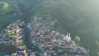 Looks like Nepal (Nepal Van Java)