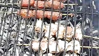 Eating barbecue and how to cook it