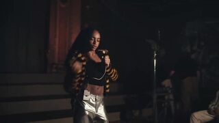 Jungle - Back On 74 (Официальное видео)(720P_HD). 2