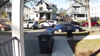 A lady was rob right in front of her apartment