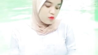 Live woman sweming  day