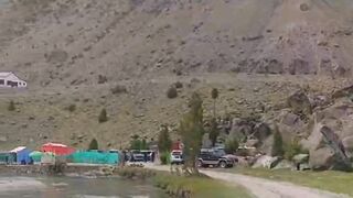 Skardu Gilgit Vibes With Friends #skardu #skarduvlog #gilgit #gilgitvalley #pakistan #travel #viral