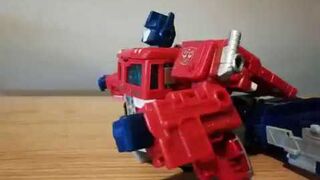 Transformers War for Cybertron Siege Optimus Prime Transformation