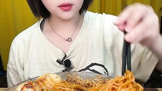 Food eating asmr video
