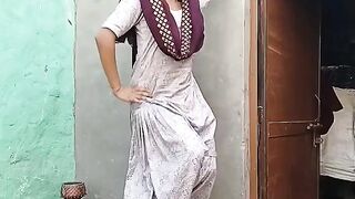 Ding Dong dance Ding Dong dance #sh-orts #short #shortvideo #comedy #trending #reelhttps://www.alwarmovies