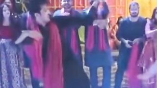Afghani girls dancing