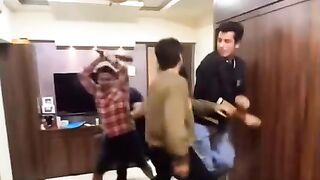 Isliye Pehle bandi ka bhai ptao ???? #comedyvideo #youtubeshorts #viral