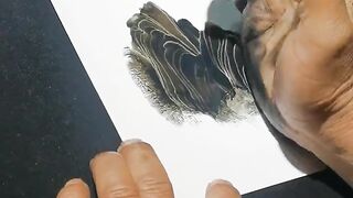 Chinese Elderly Artist Stuns with Finger and Palm Paintings