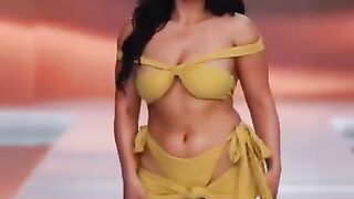 Dekha tenu pehli pehli bar ve light yellowish outfit fashion with catwalk