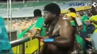 لم تستسلم حتى كرة القدم من السحر