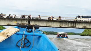 Jembatan yang selalu ramai jika liburan
