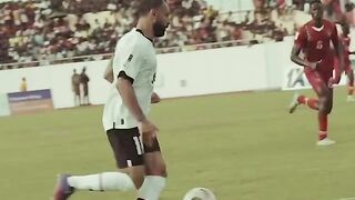 الملك الفرعون يضرب ولا يبالي