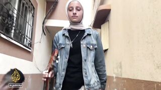 Gaza medical student sends a message to the world through music
