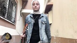 Gaza medical student sends a message to the world through music 2