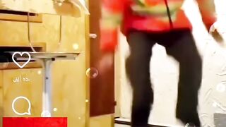 البغبغان بيهزقه ليه