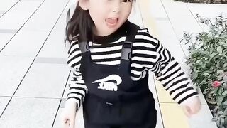 baby dance is very interesting video very lafing video