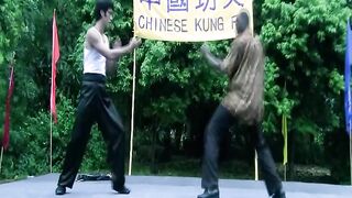 Bruce Lee encounters a super strong Karate master 2