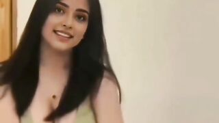 Dholi Le ke ana green bra and jeans fashion