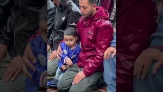 Palestinians in Gaza pray despite rain