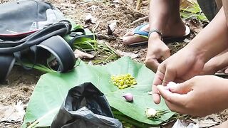 Masak di tengah hutan memang sangat menyenangkan