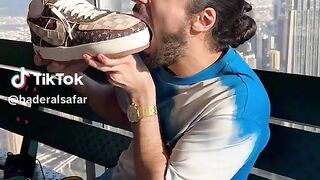 Cake or shoe