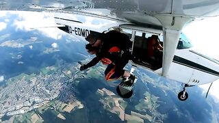 Der Traum vom Fliegen (25)  Fallschirmspringen in Michelstadt