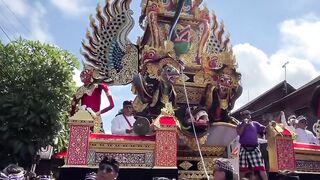 Balinese cooperation to raise Bade Pelebon Puri Angung