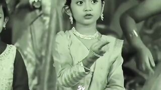 You can't ignore her dance & expression