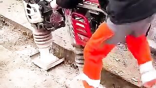 Funny  construction episode to ????????