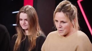Julie - 'Mamma Mia'  Blind Auditions  The Voice Kids  VTM