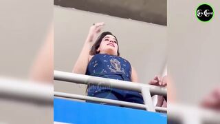 Anushka Sharma feel jealous when Virat Kohli respond while Janhvi Kapoor curiously watching him.