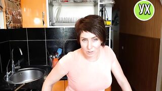 Как приготовить РУМЯНУЮ курицу, без жарки и духовки