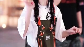 Chinese street Fashion. Which one do you like.
