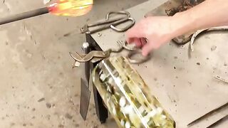 Crafting Cheers: The Art of Glassblowing Beer Mugs