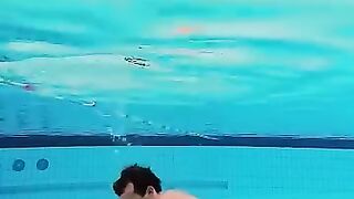 Bodybuilders Can_t Float In Water. Why_(360P).