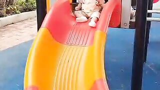 #The_little_kid_is_skating hahaha❤️❤️❤️