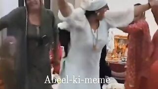 Pani bhi mangy to kahti hai joro mein dard hai