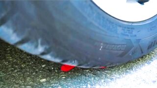 Esmagando coisas crocantes e macias de carro! EXPERIMENTE CARRO VS MOEDAS 2