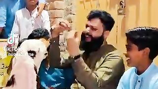 بکرے کے ساتھ فین
