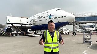 Inside a Hajj Flight - Garuda Indonesia “Special” B747-400