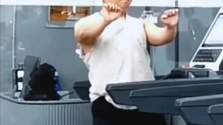 Hilarious fitness class????????