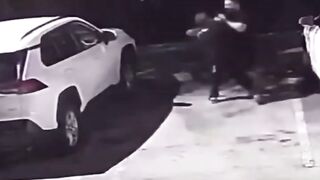 Former MMA fighter perfectly shuts down & chokes out a man who tries to attack him with a 14-inch machete