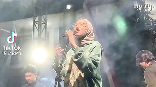 Feby Putri