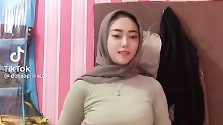 Beautiful hijab girl tiktok video 4