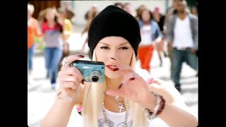 Gwen Stefani - Hollaback Girl (Официальное музыкальное видео)(720P_HD).