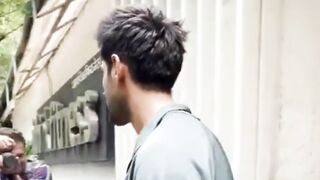Kartik Aaryan Spotted At Outside Gym In Juhu #kartikaaryan #short #shorts #trending #viral #bollywood #viralshorts