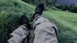 The crowd is too noisy_I yearn to listen to the wind in the wilderness