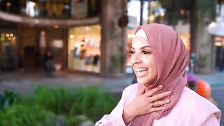 NonHijabis_Trying_on_Hijab_for_the_FIRST_TIME!(360p).