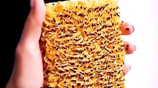 Create Chinese letters using noodles _funny _x